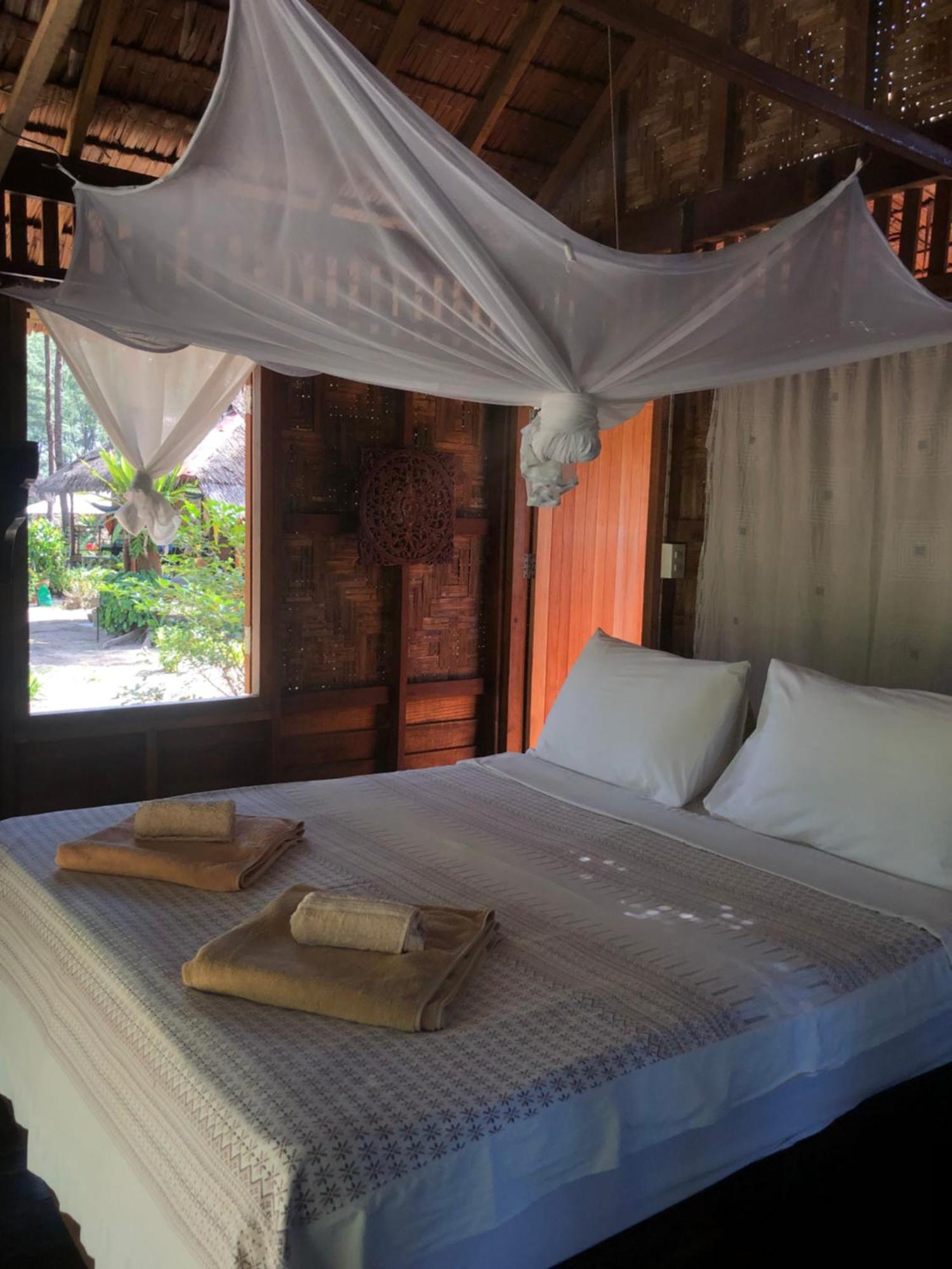 Horizon Eco Resort Ko Phra Thong Exteriör bild