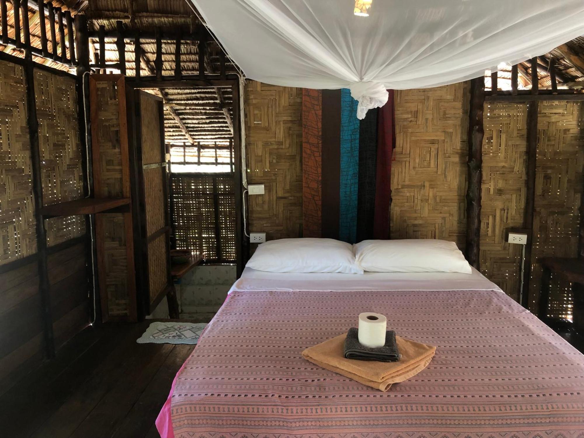Horizon Eco Resort Ko Phra Thong Exteriör bild