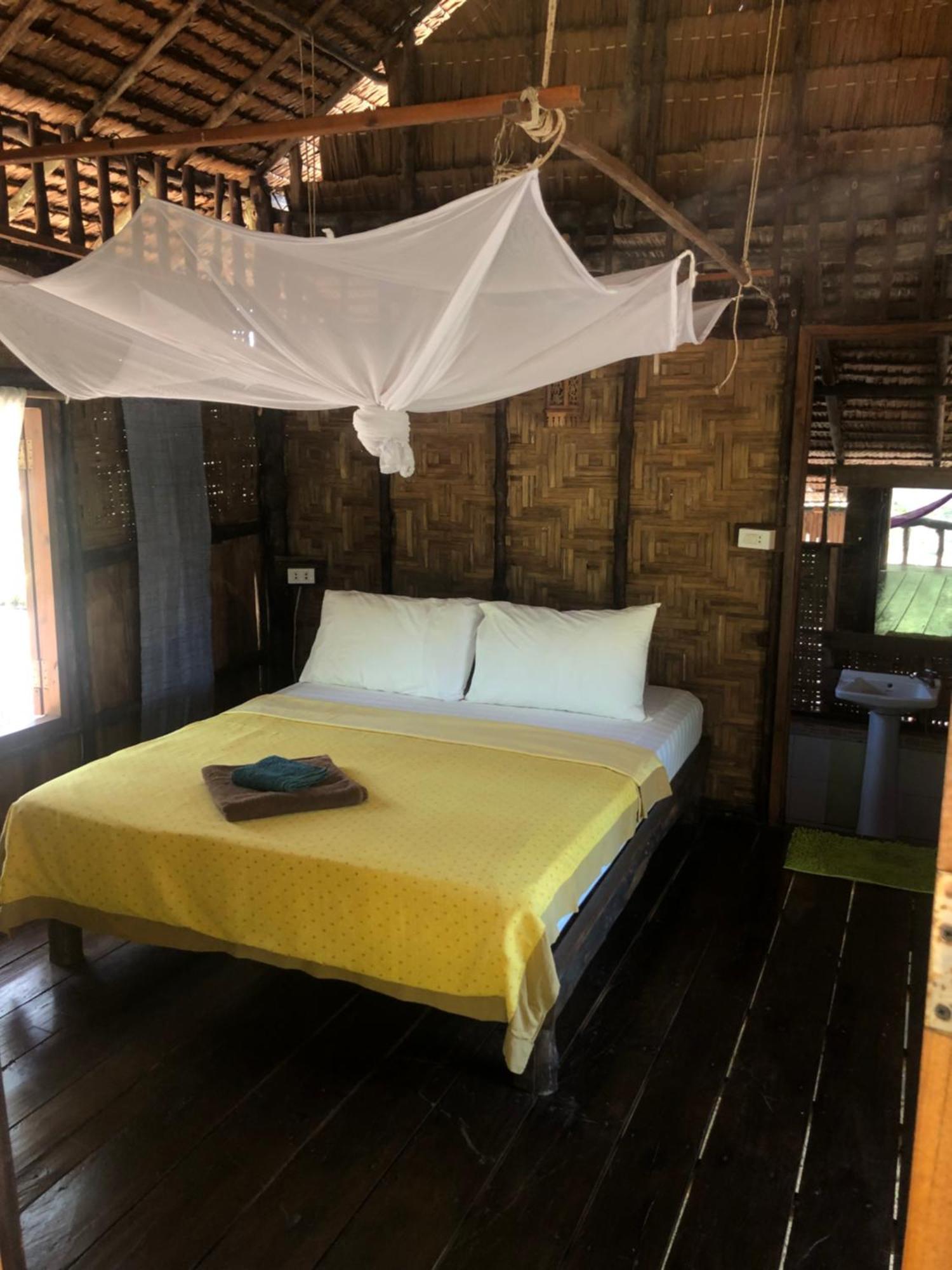 Horizon Eco Resort Ko Phra Thong Exteriör bild