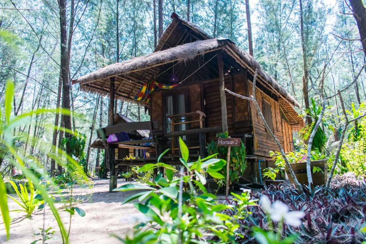 Horizon Eco Resort Ko Phra Thong Exteriör bild